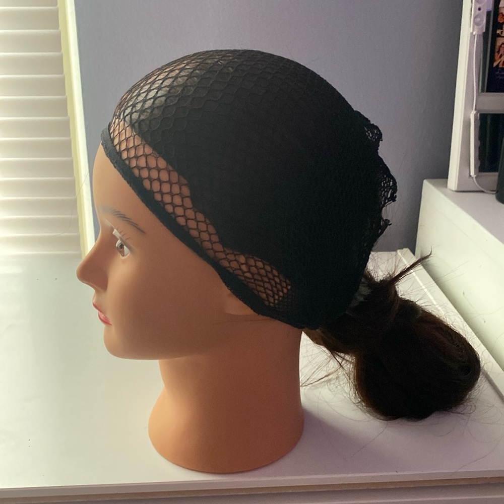 Mannequin head for hair practice